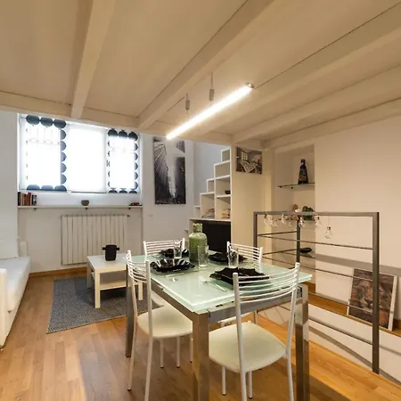 Dergano & Maciachini Cozy Apartment Milan